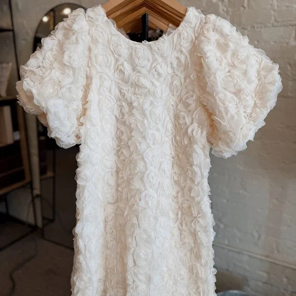 New with tags! Stunning “In February” White Floral Mini Dress😍 - Picture 3 of 5